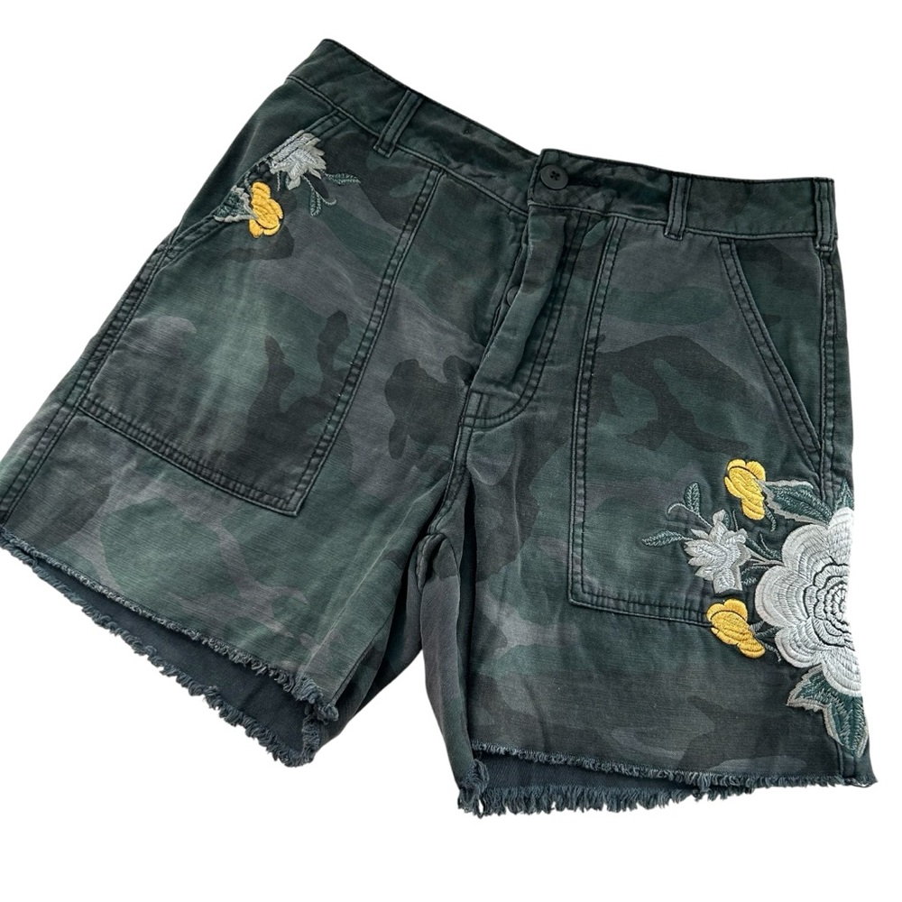 Camo Embroidered Floral Women’s Shorts - Green Camo Yellow Flowers